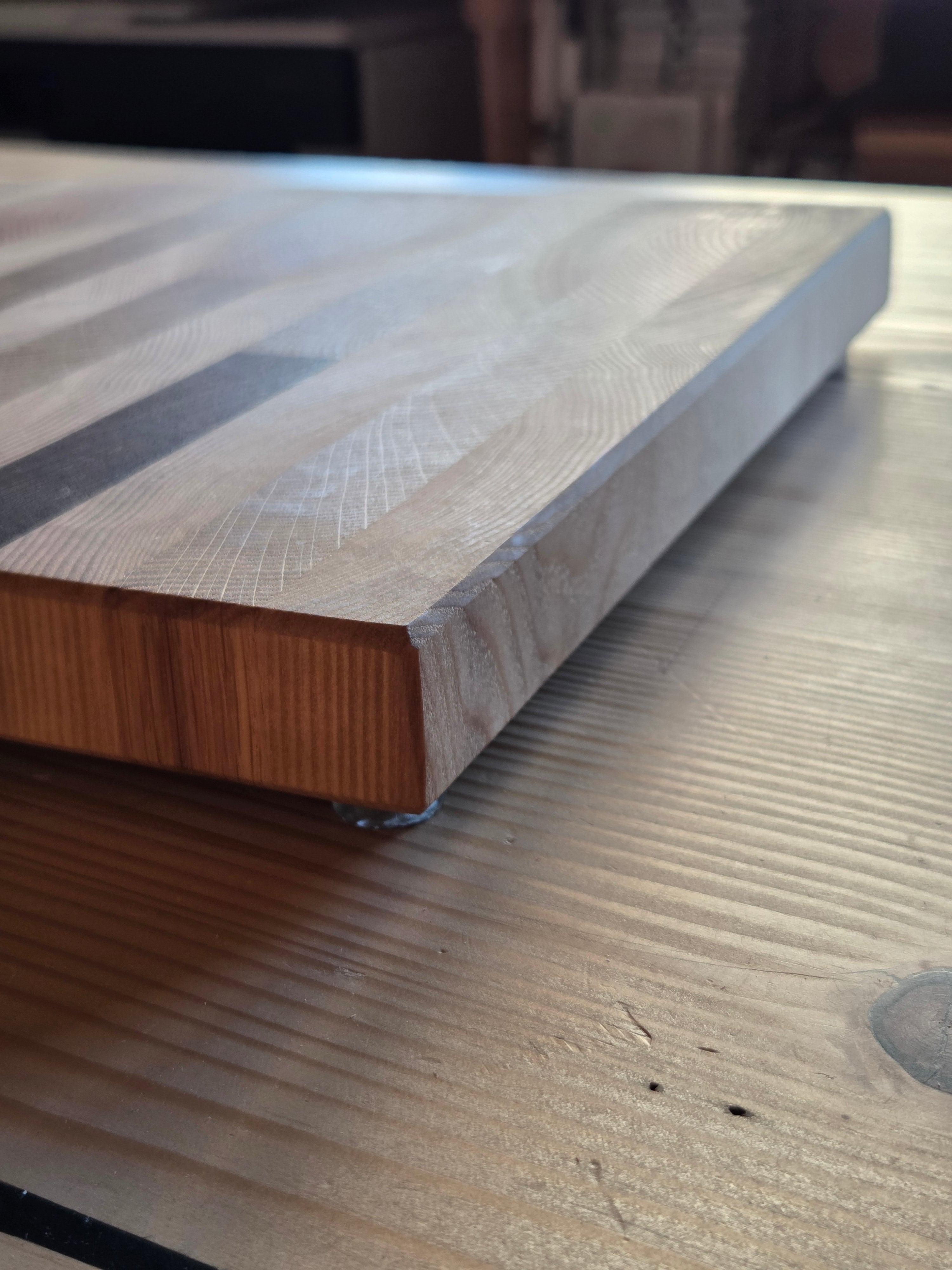 Il nido del picchio tagliere multiessenza testa 40x30 cm rovere wenge