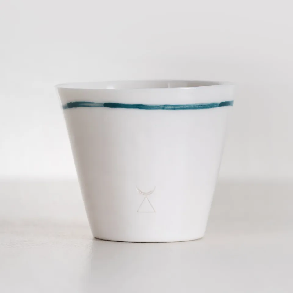 Atelier Alida Ceramiche Punto e Linea bicchiere porcellana verde smeraldo