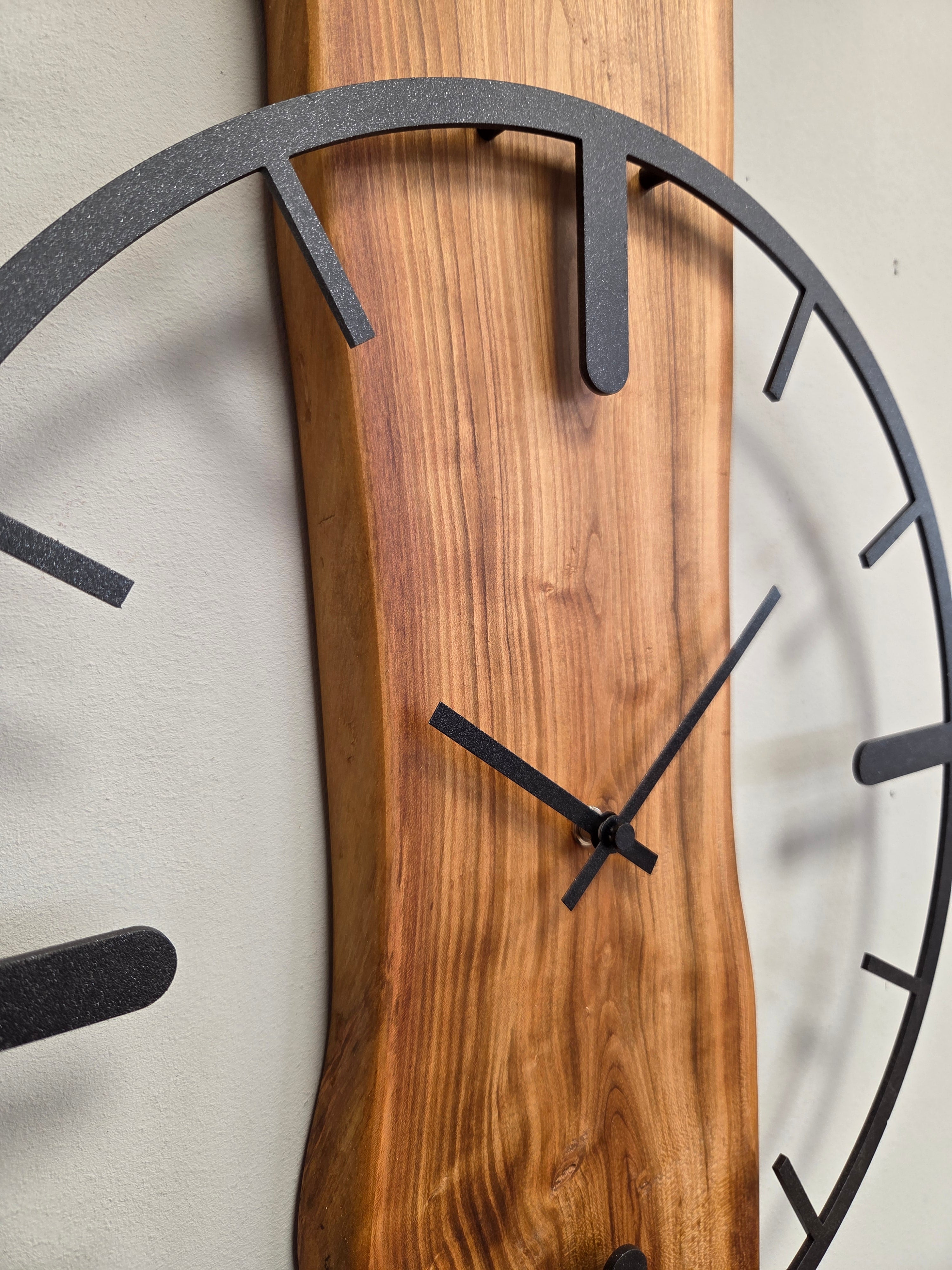 Il nido del picchio Orologio da parete ciliegio 60 cm acciaio