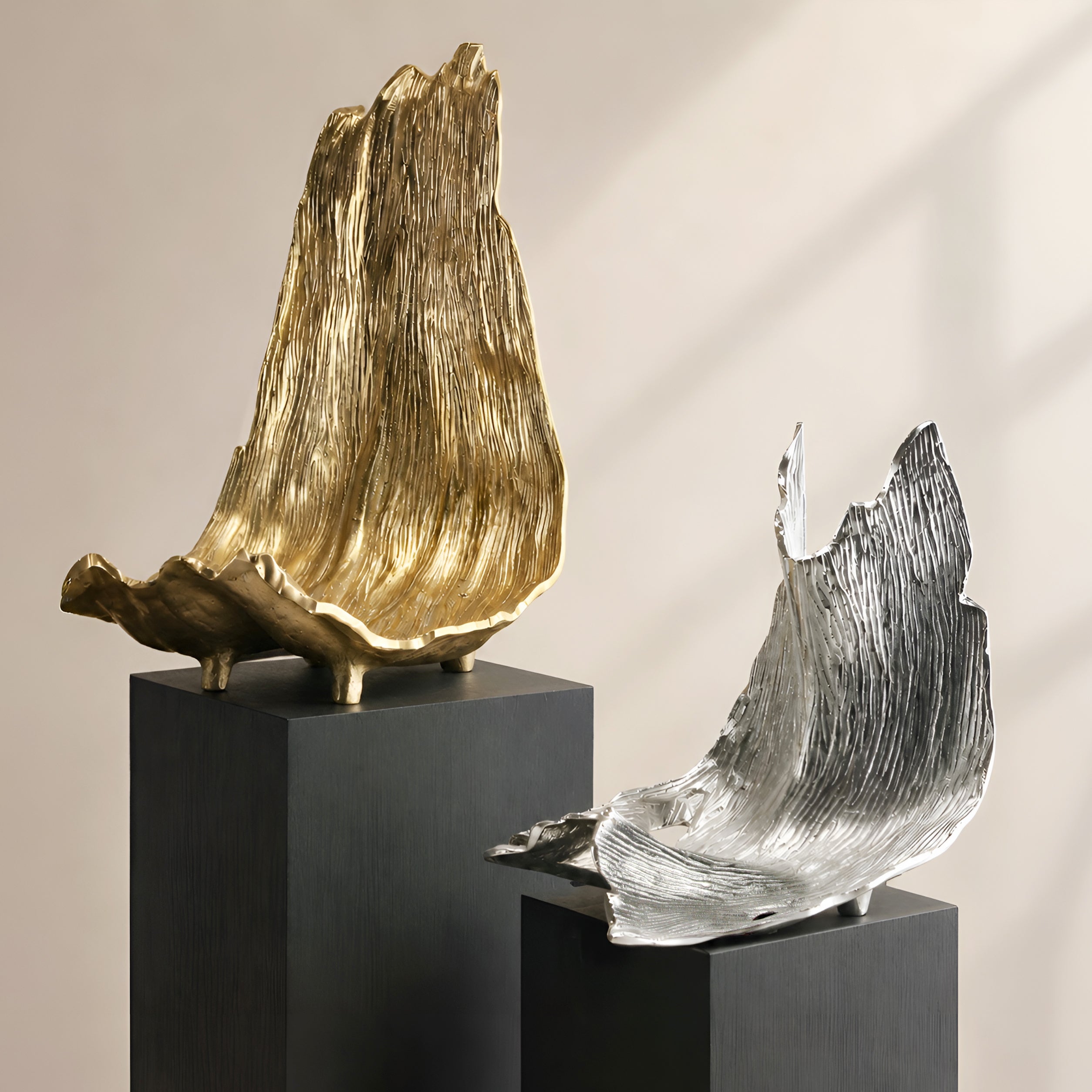 Galore Home Gilded Wave scultura alluminio oro L