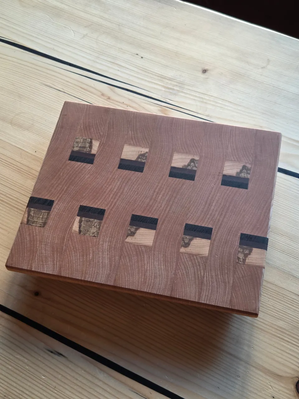 Il nido del picchio tagliere legno ciliegio 31x26 antiscivolo