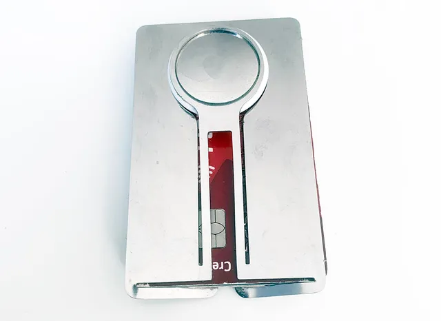 Cyrcus Design Are You portacarte acciaio con AirTag