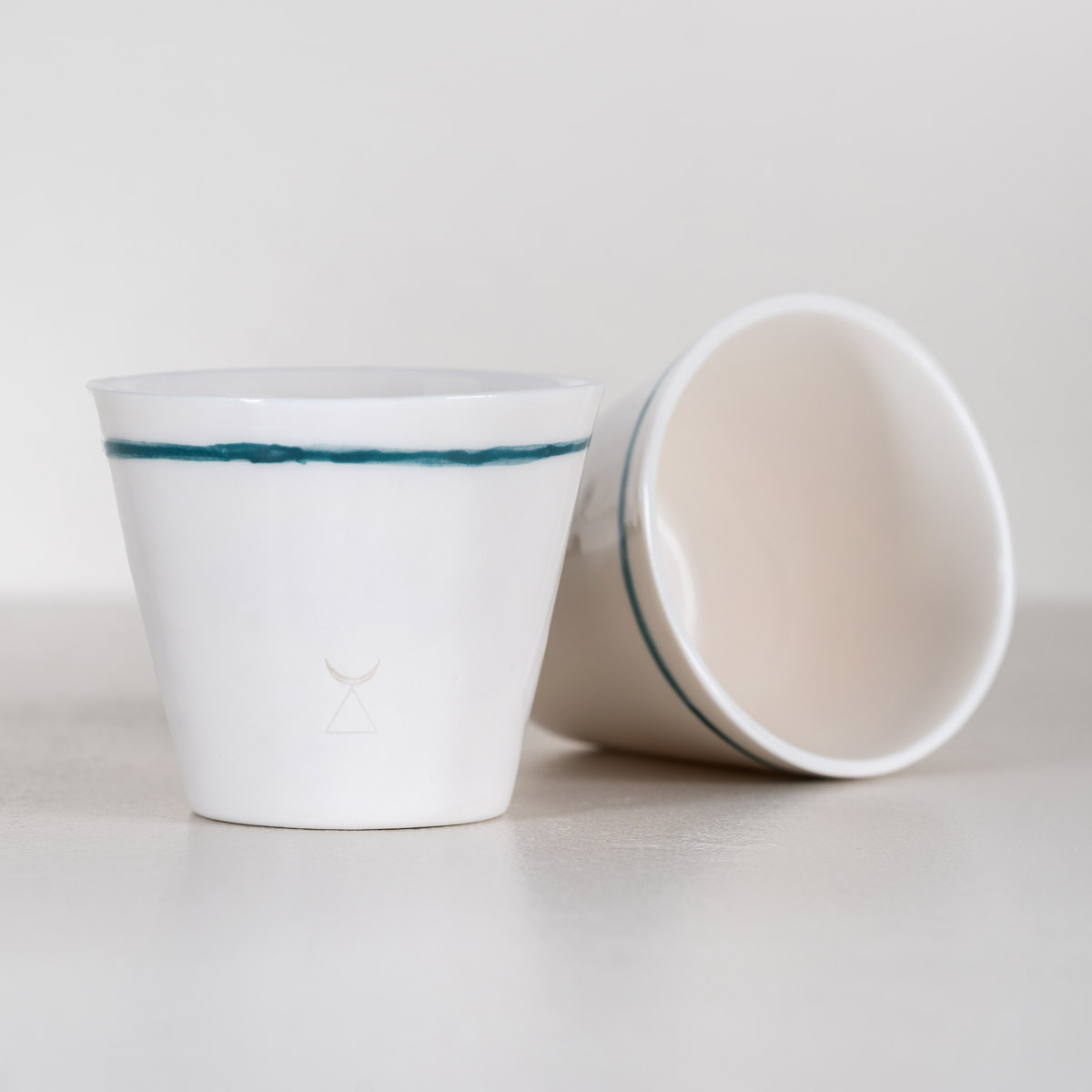 Atelier Alida Ceramiche Punto e Linea bicchiere porcellana verde smeraldo