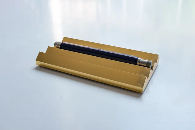 Cyrcus Design Play-Pen fermacarte alluminio specchio bianco