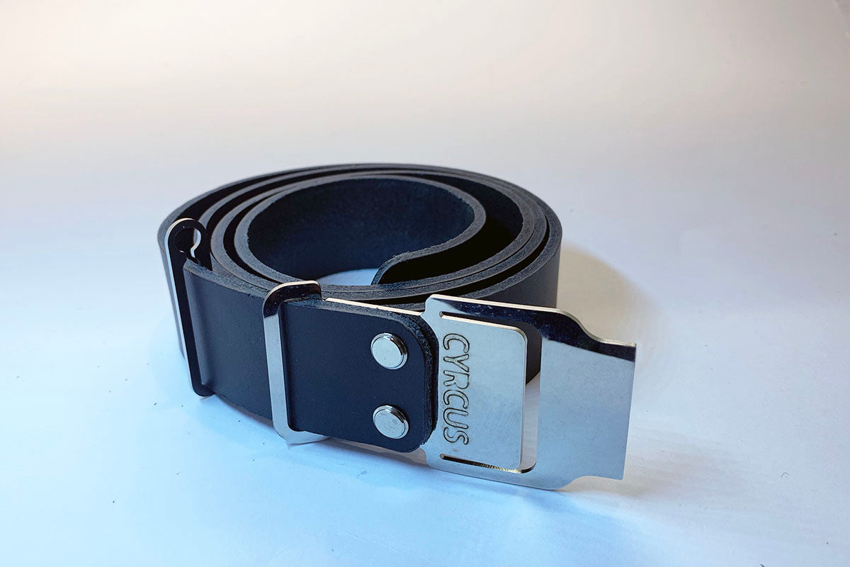 Cyrcus Design Belt cintura pelle nera fibbia nera