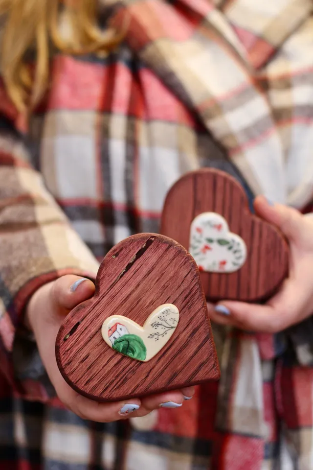 Il nido del picchio Wood you love me cuore quercia ceramica 10x10