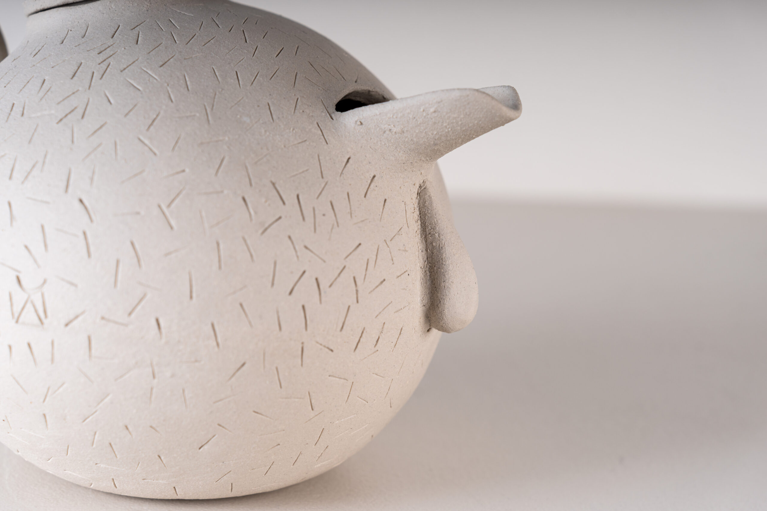 Atelier Alida Ceramiche Isidoro #1 brocca texture grezza