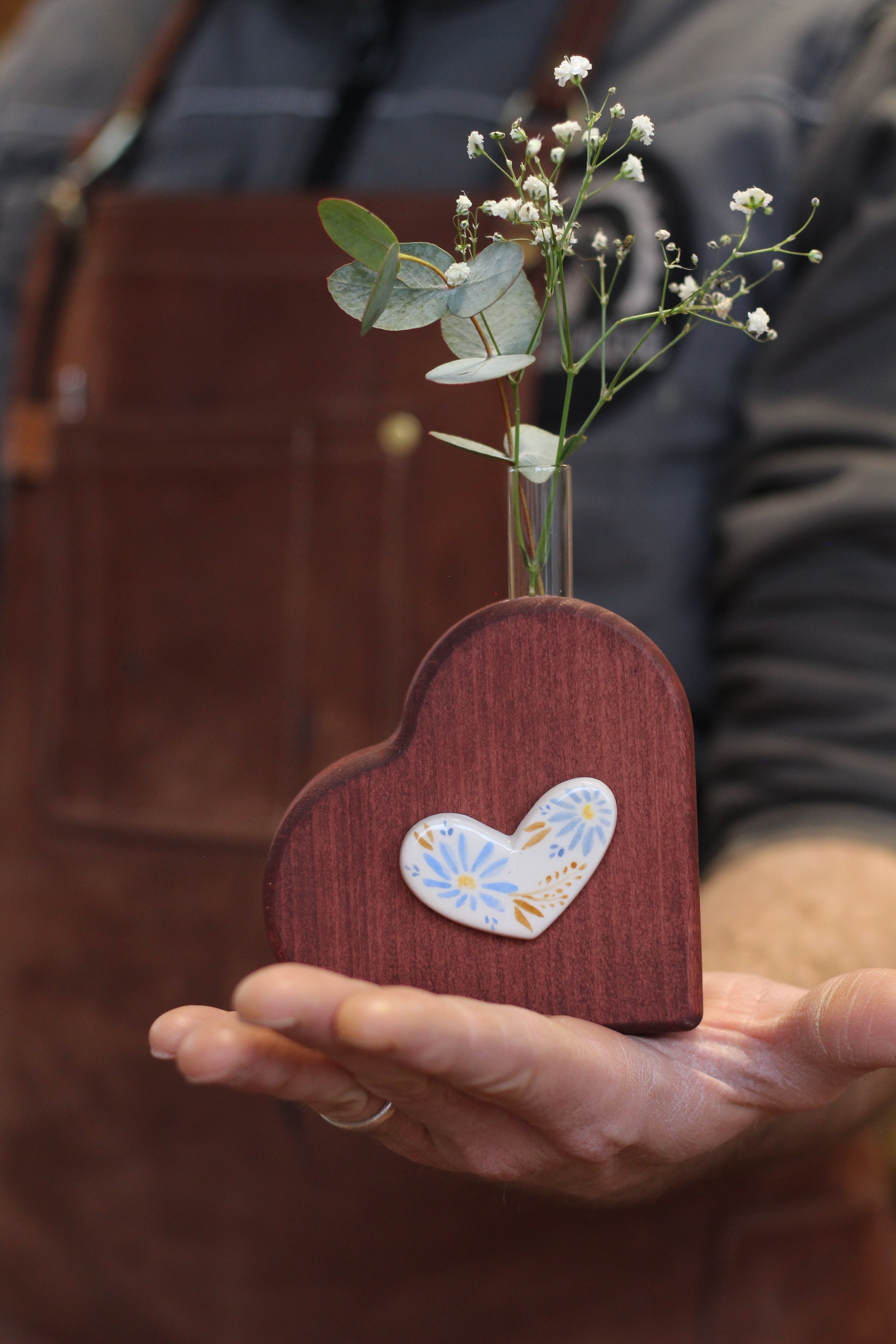 Il nido del picchio portafialetta cuore faggio ceramica 10x10