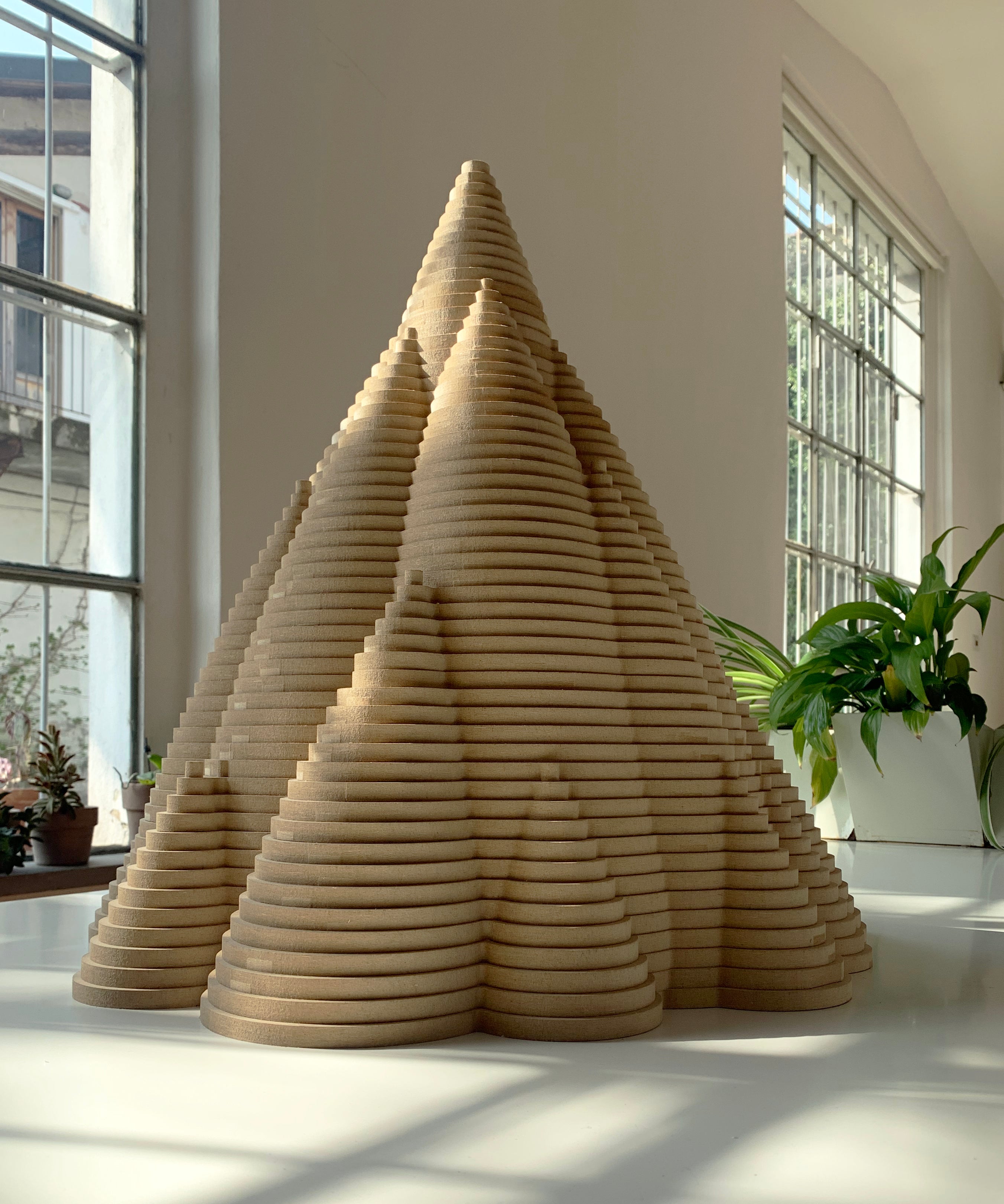 Cyrcus Design Imaginary Towers scultura piccola legno betulla