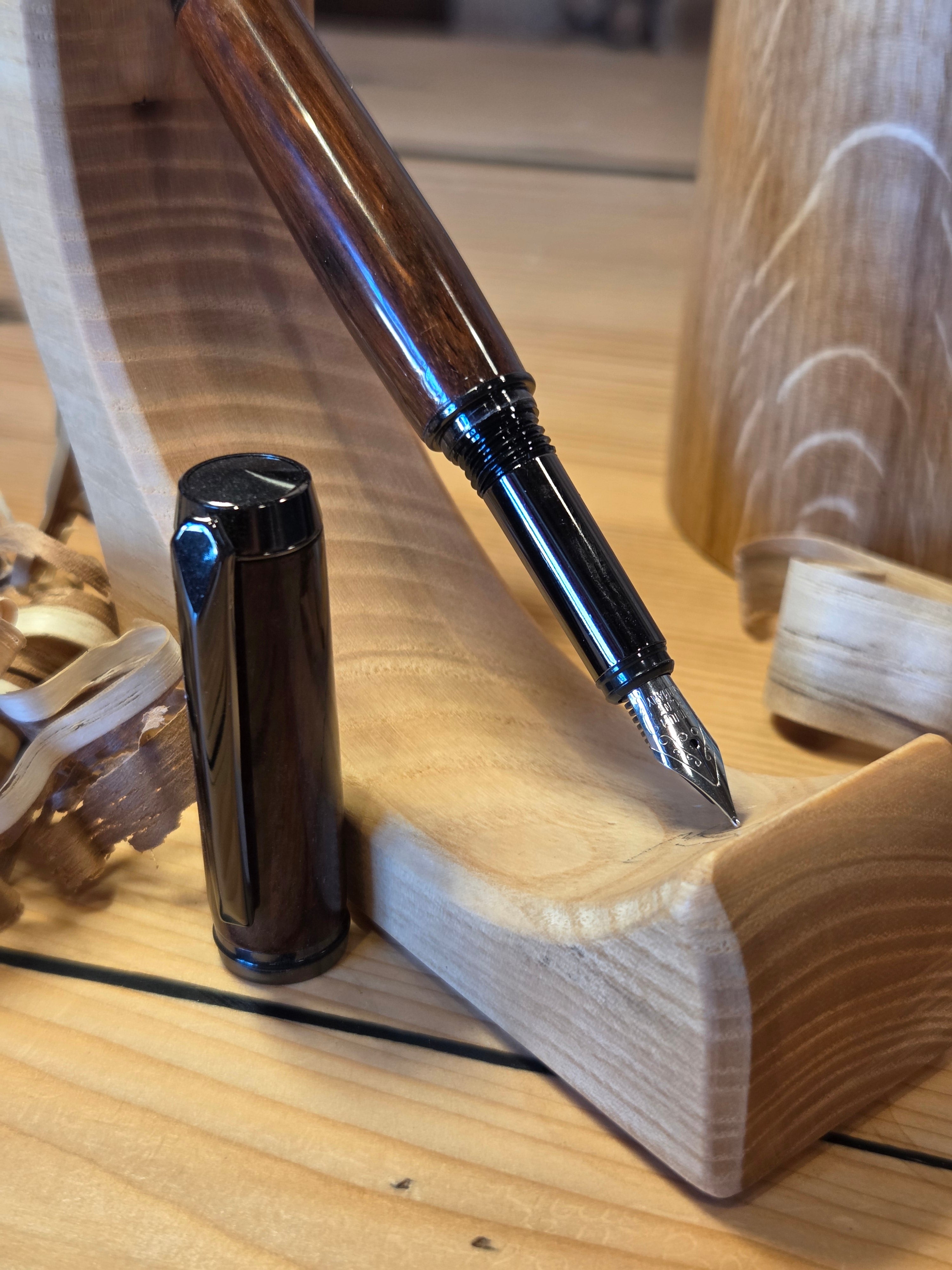 Il nido del picchio New Gentleman penna stilografica padouk