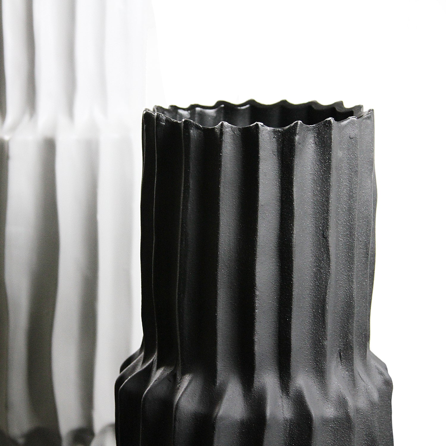 Galore Home Fluted vaso pavimento ceramica nero grande