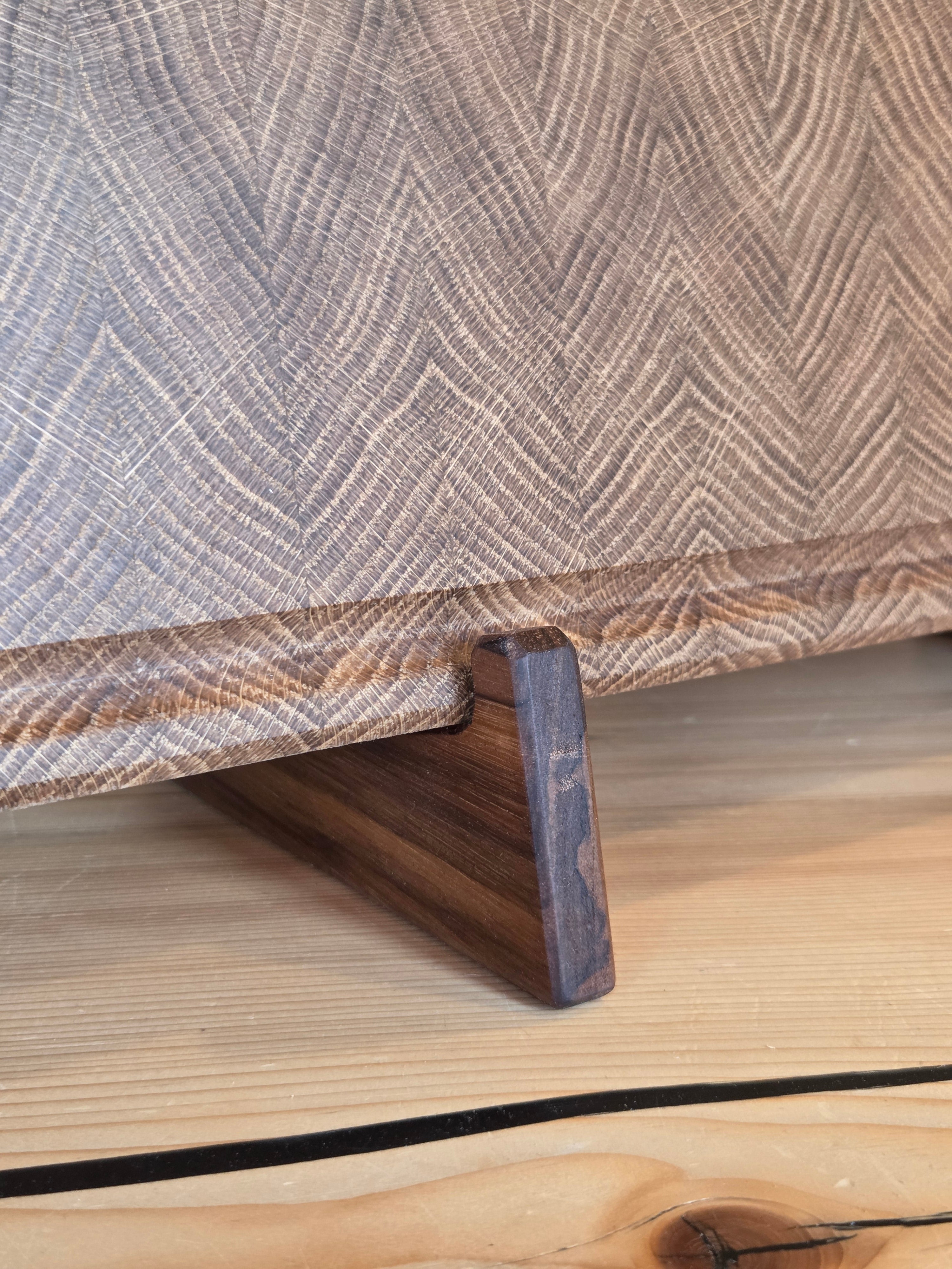 Il nido del picchio supporto per tagliere in legno
