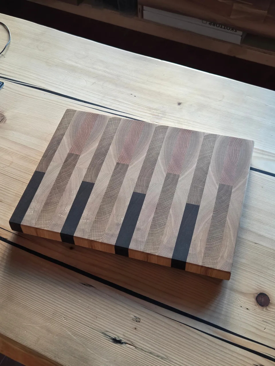 Il nido del picchio tagliere multiessenza testa 40x30 cm rovere wenge
