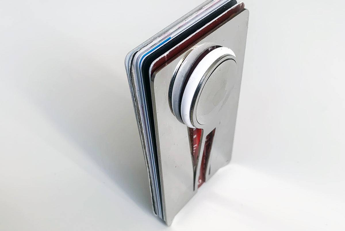 Cyrcus Design Are You portacarte acciaio con AirTag