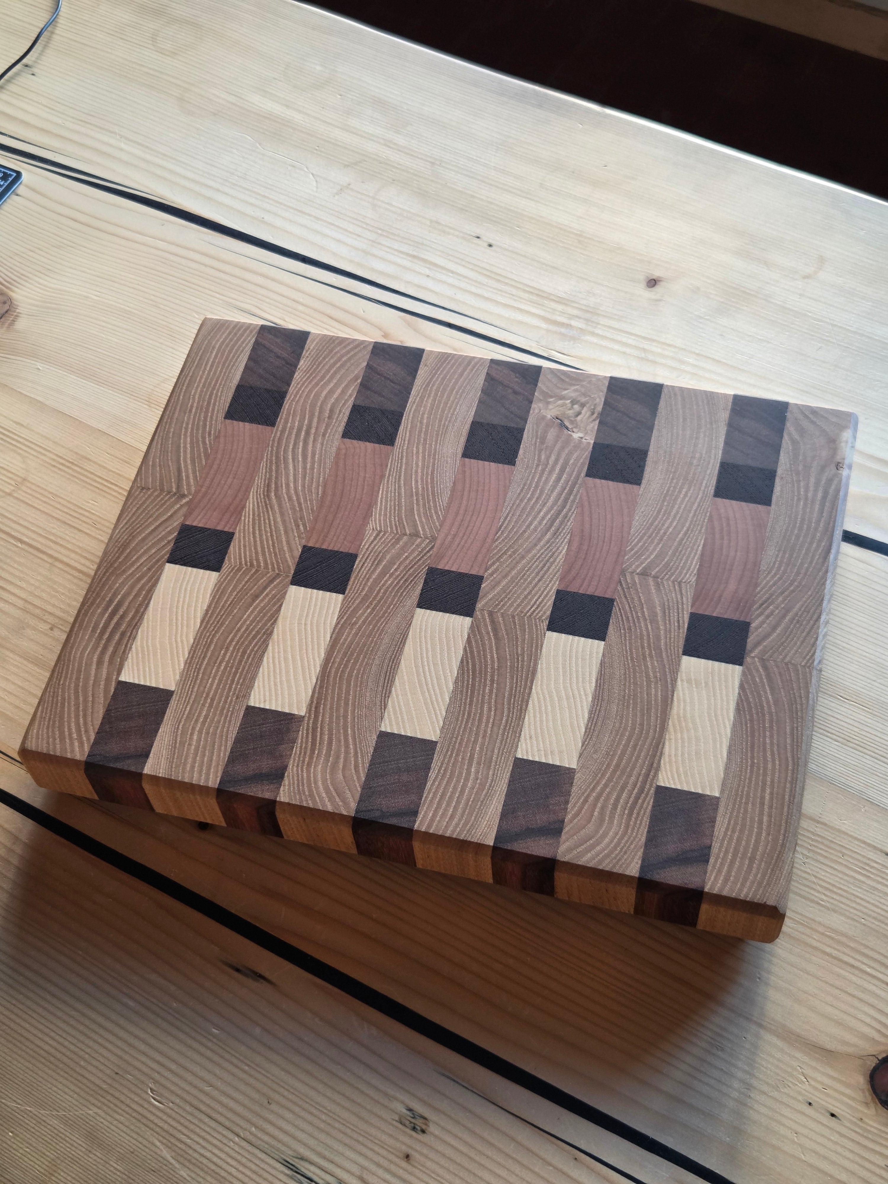 Il nido del picchio tagliere moderno geometrico 37x29 cm multilegno