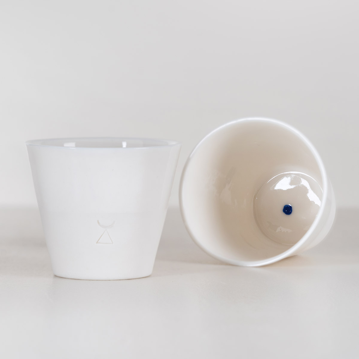 Atelier Alida Ceramiche Punto bicchiere porcellana blu cobalto
