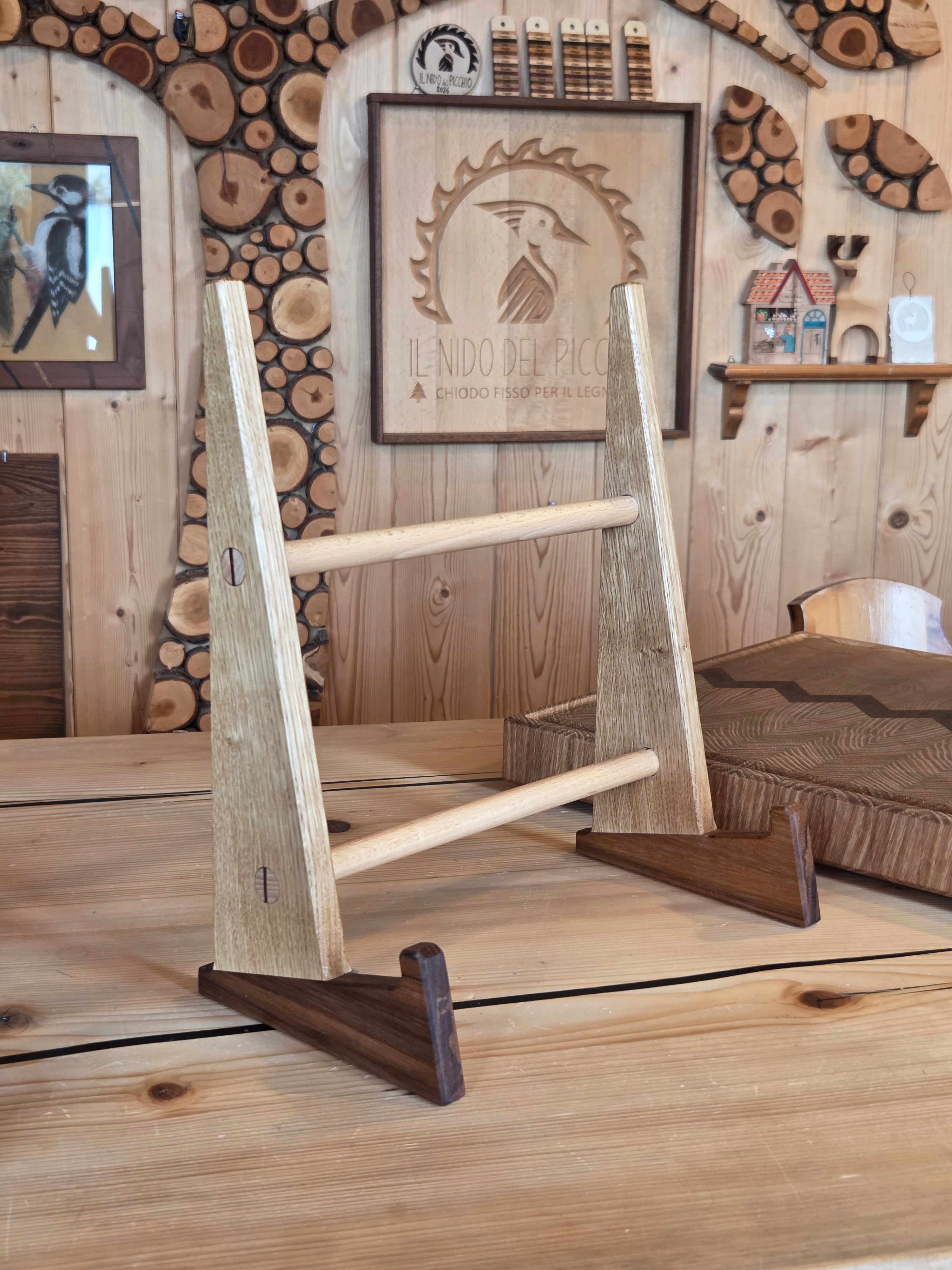 Il nido del picchio supporto per tagliere in legno