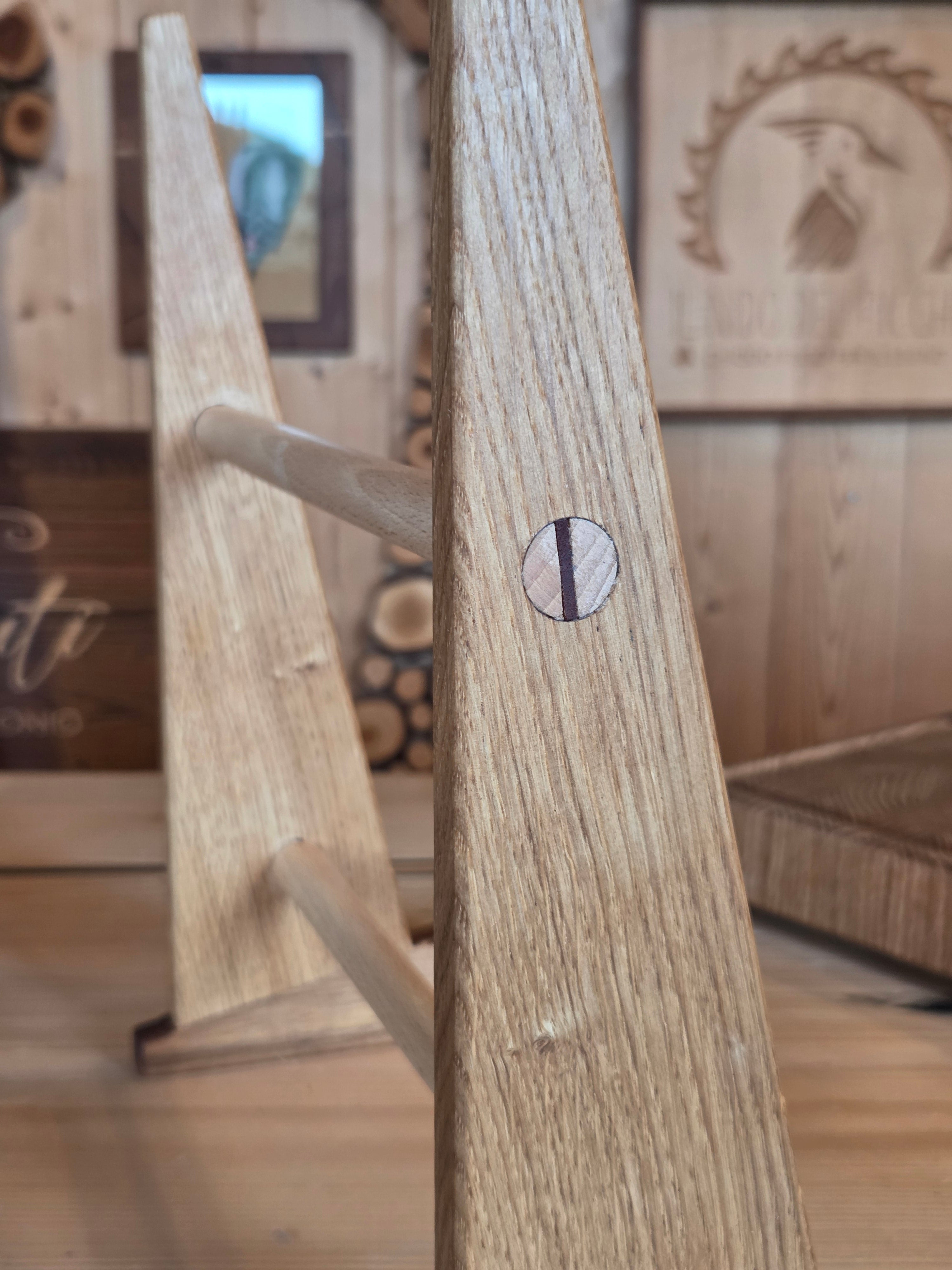 Il nido del picchio supporto per tagliere in legno