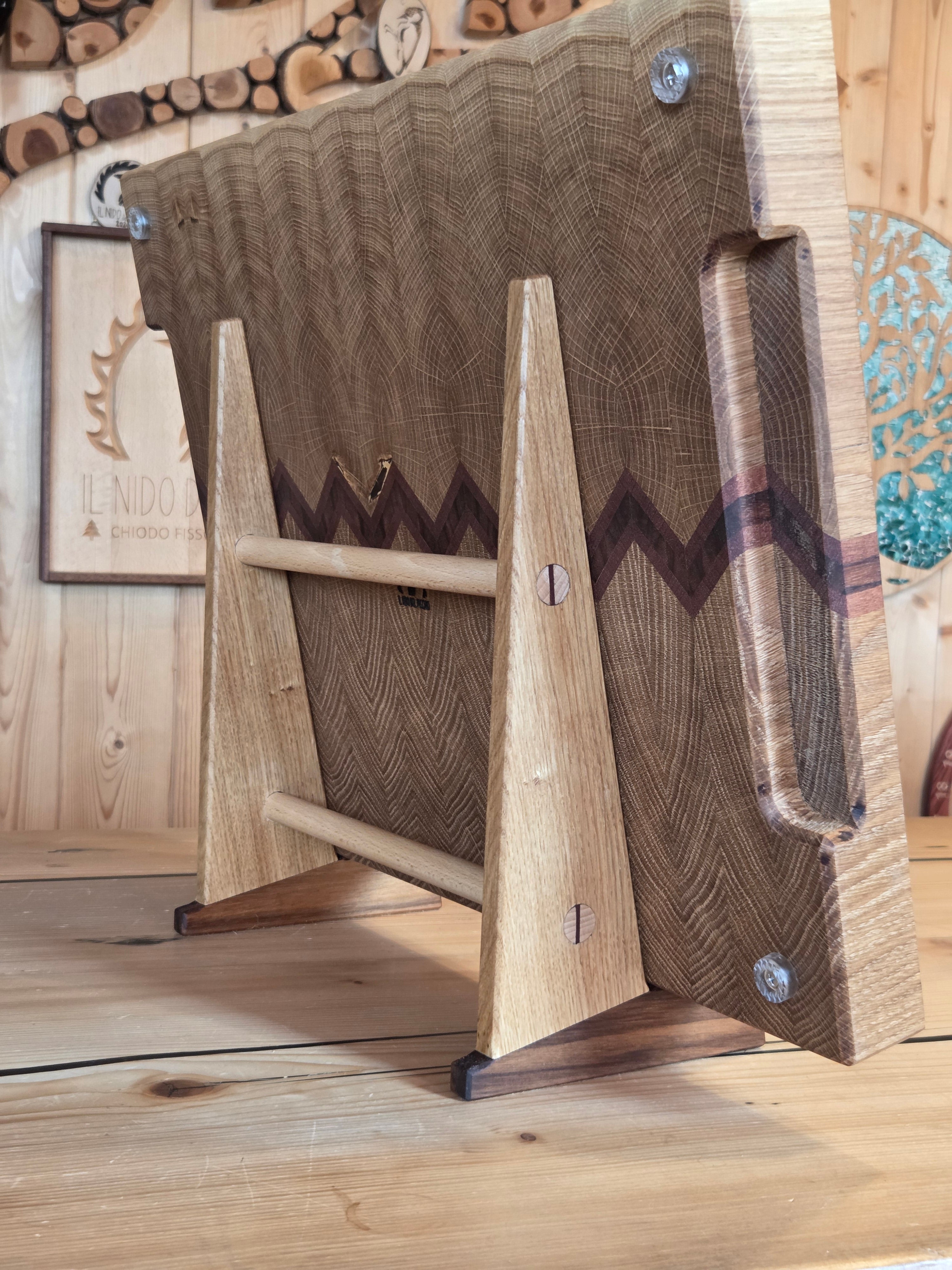 Il nido del picchio supporto per tagliere in legno
