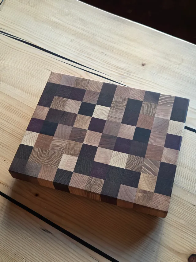 Il nido del picchio Tagliere Pixel tagliere scacchi 33,5x27 amaranto