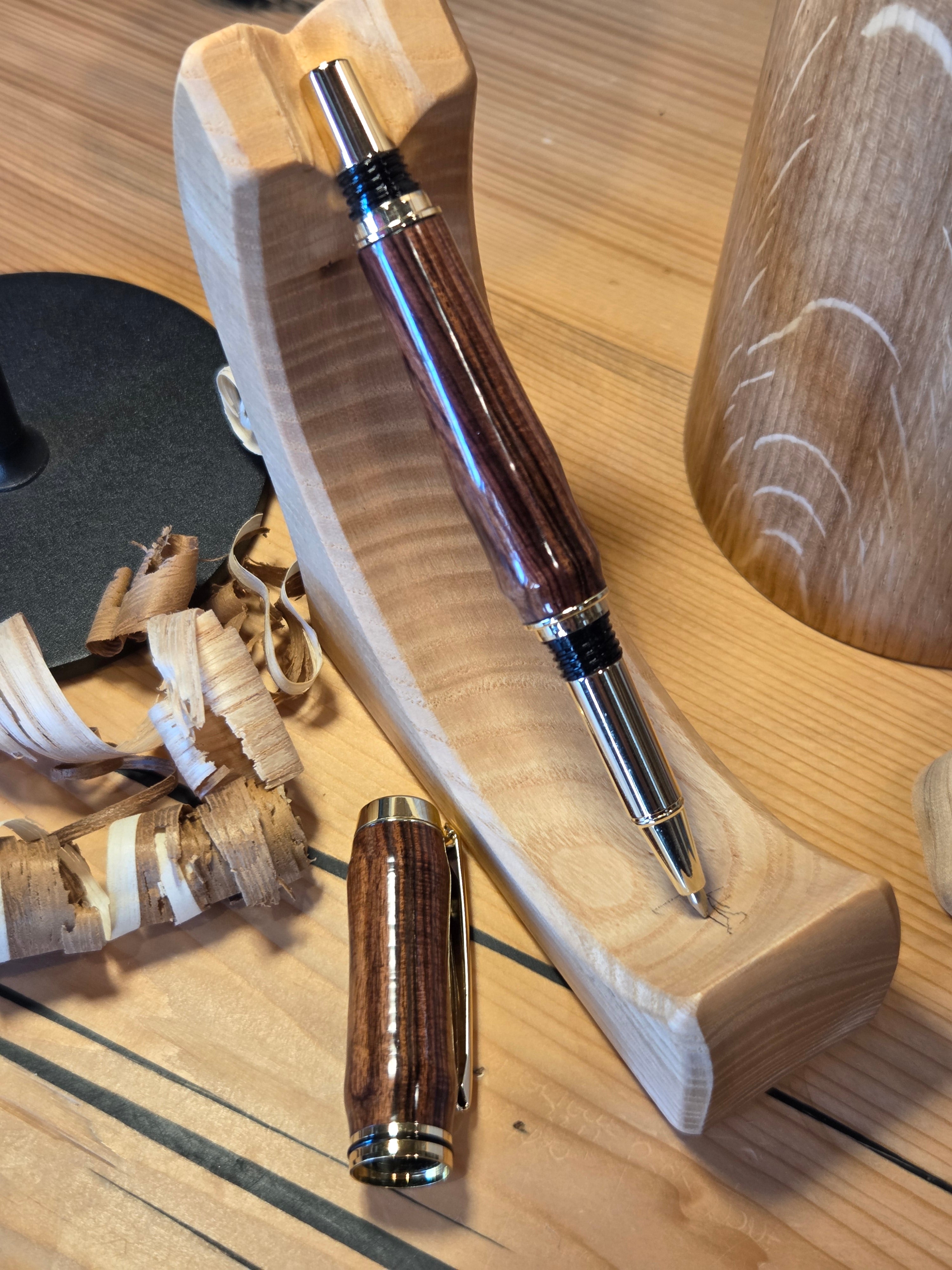 Il nido del picchio New Gentleman penna a sfera palissandro