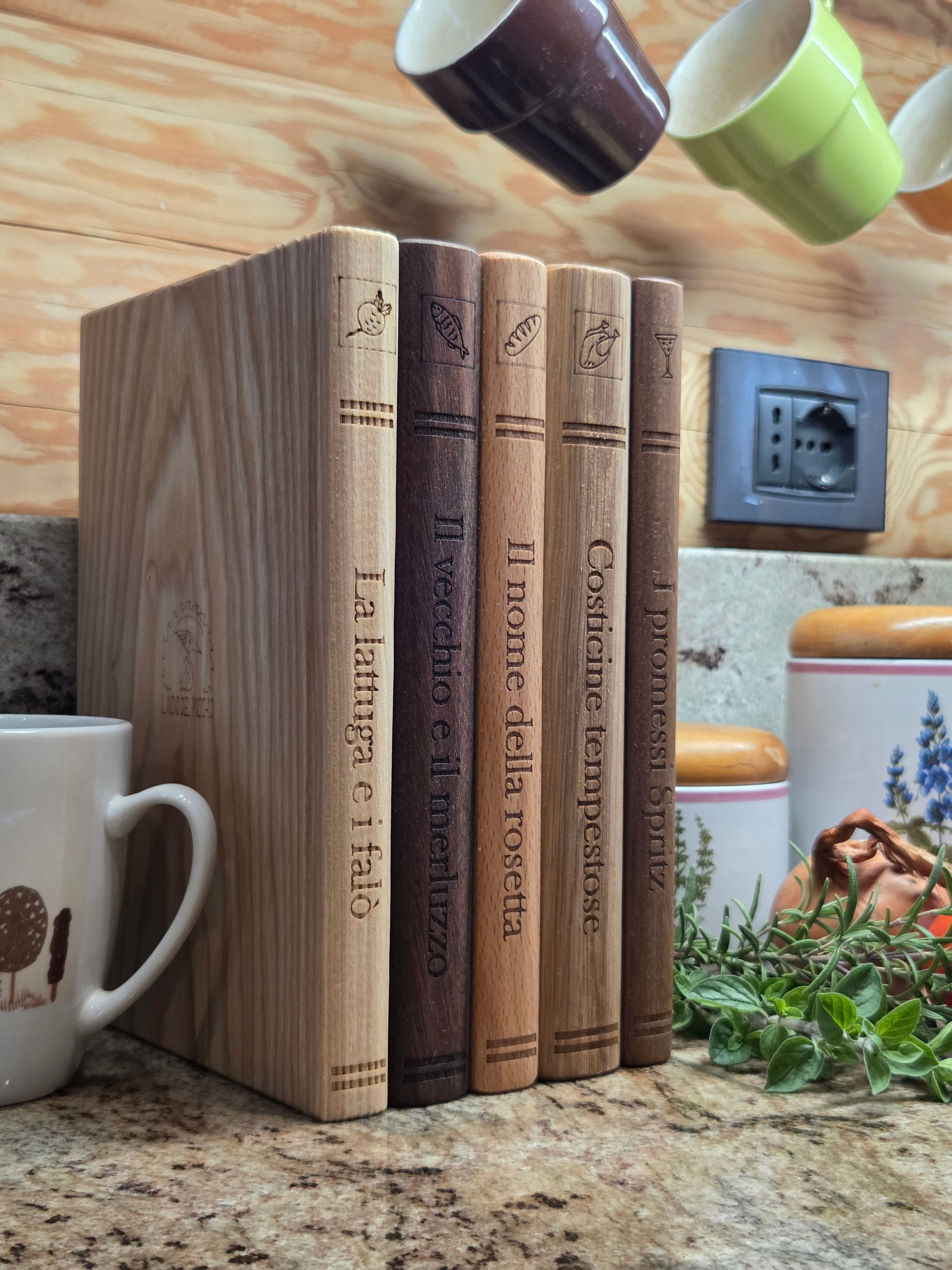 Il nido del picchio Romanzi da Affettare tagliere libro set 5 pezzi