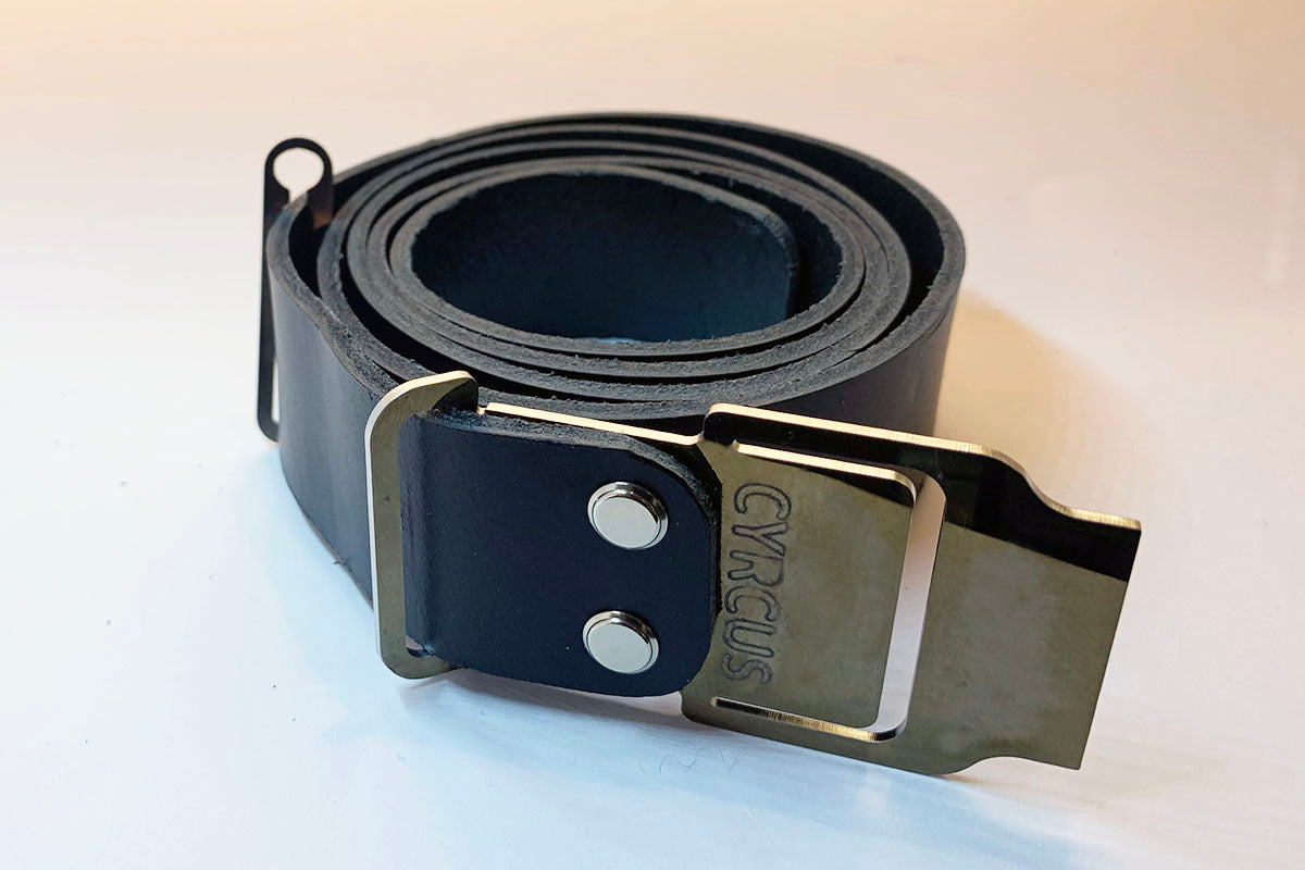 Cyrcus Design Belt cintura pelle nera fibbia nera