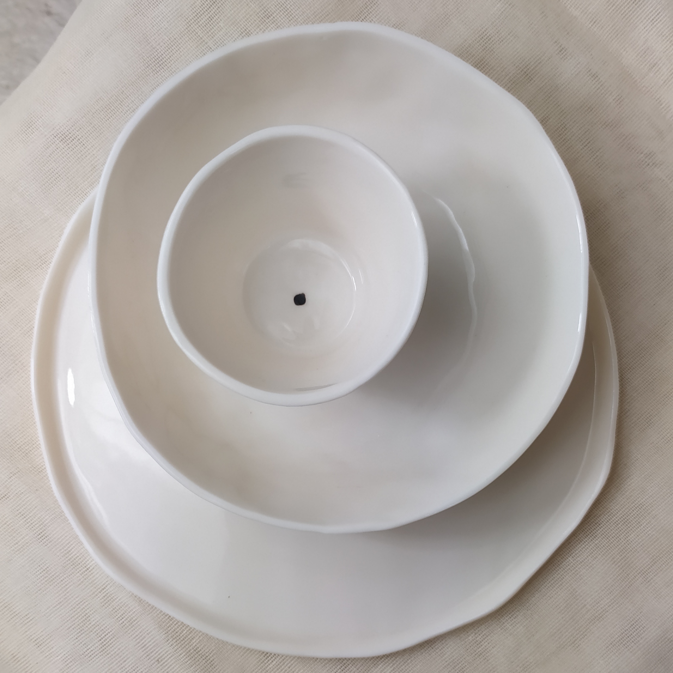 Atelier Alida Ceramiche Punto piatto piano porcellana puntino cobalto