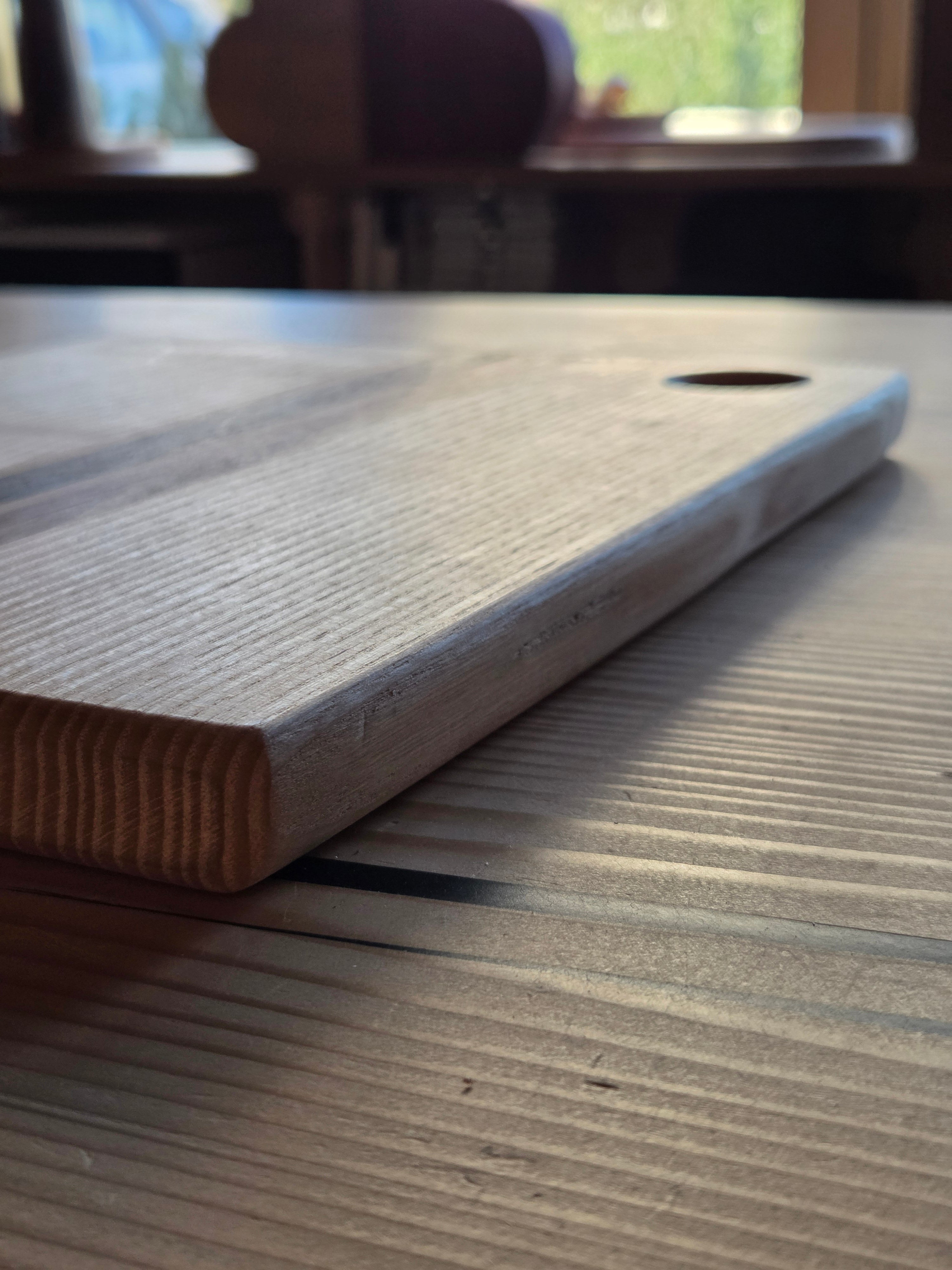 Il nido del picchio tagliere frassino 25x30cm bordo naturale